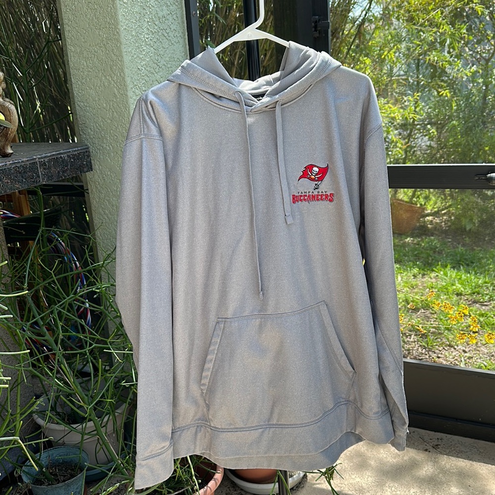 DUNBROOKE embroidered Tampa Bay Buccaneers NFL gray Hoodie XL